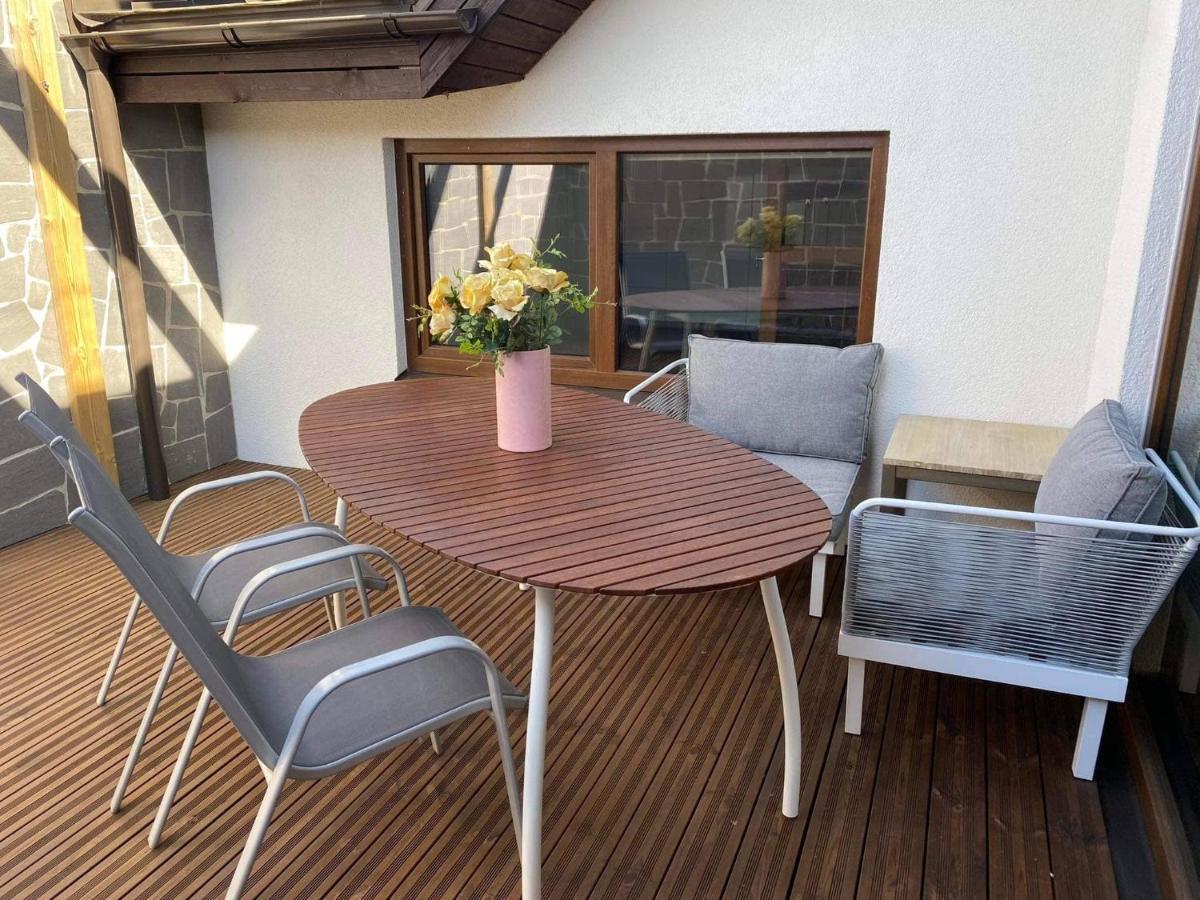 Lux Apartment Parnu Luaran gambar